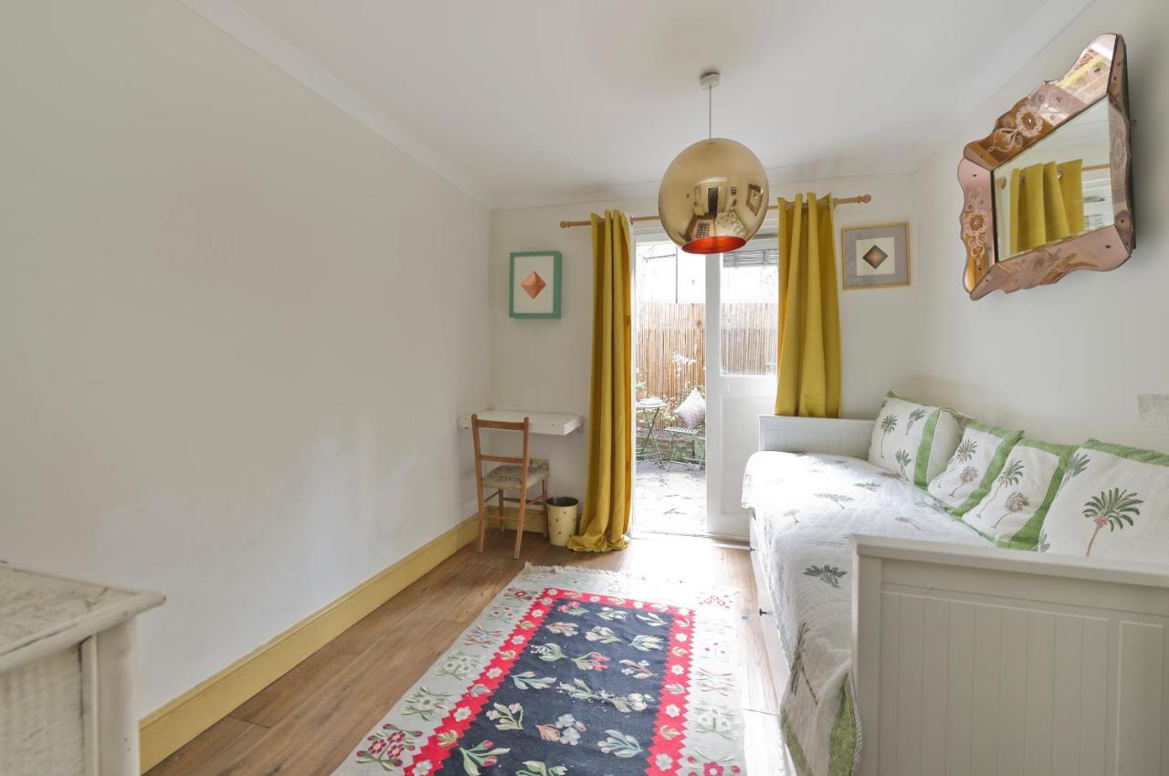 Apartament Veeve - La Vie En Rose Londra